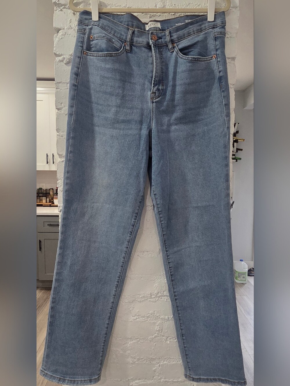 Nicole Miller New York Nomad Light Blue Straight-Leg Women's Jeans with Stretch